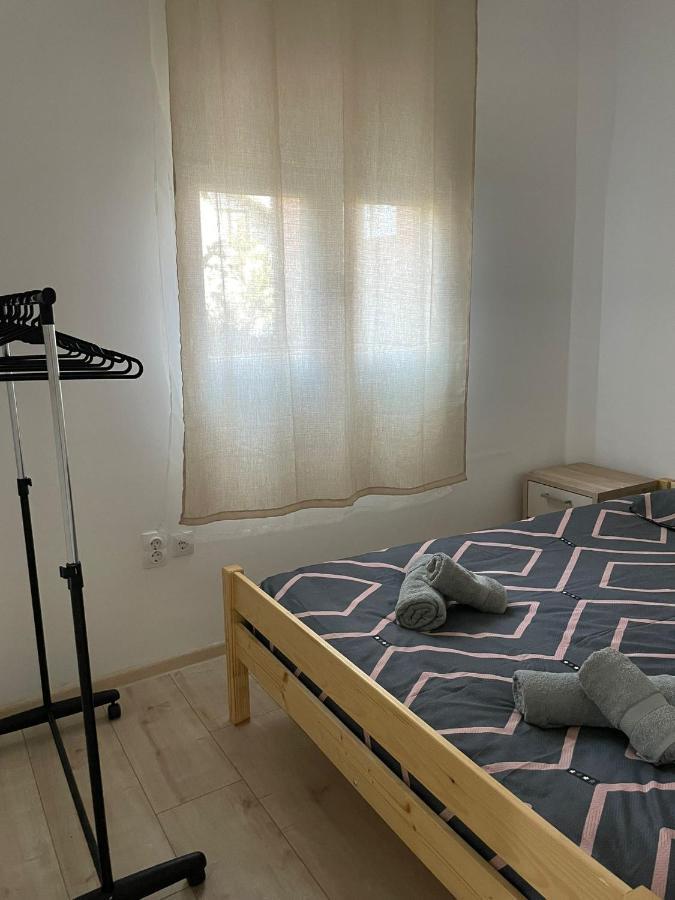 Apartmani Marija Zemun Zemun Polje Exteriör bild
