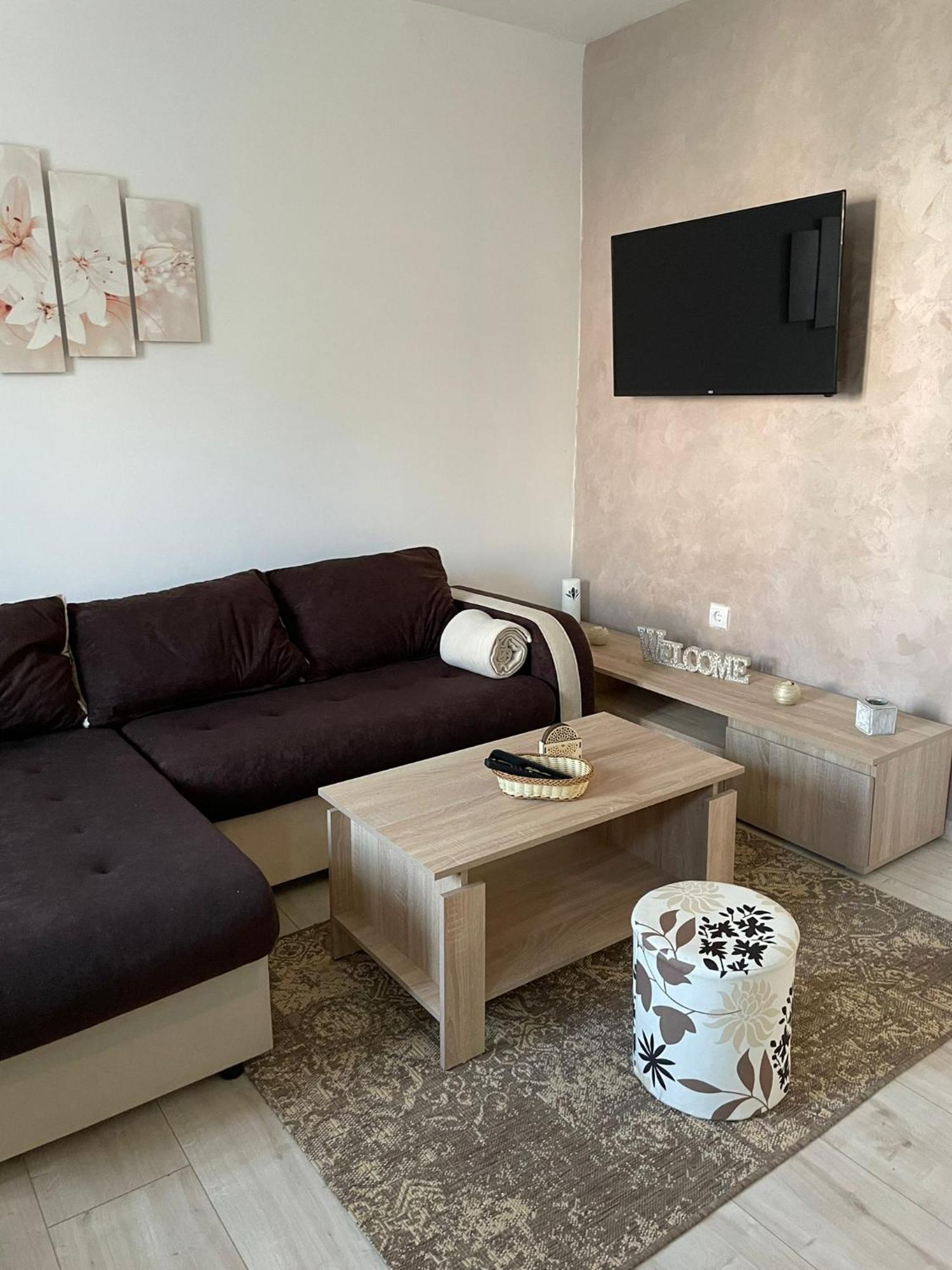 Apartmani Marija Zemun Zemun Polje Exteriör bild