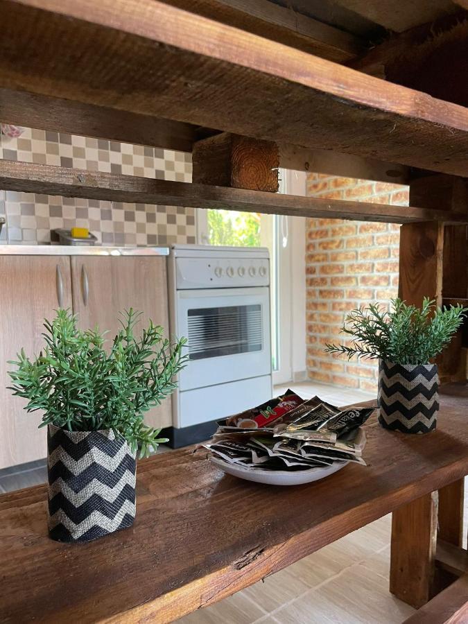 Apartmani Marija Zemun Zemun Polje Exteriör bild
