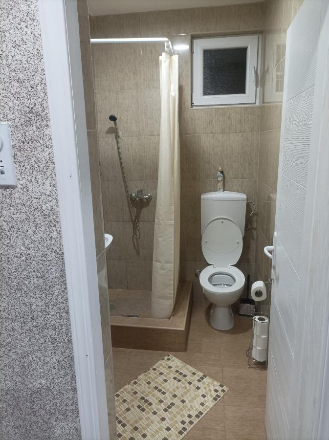 Apartmani Marija Zemun Zemun Polje Exteriör bild