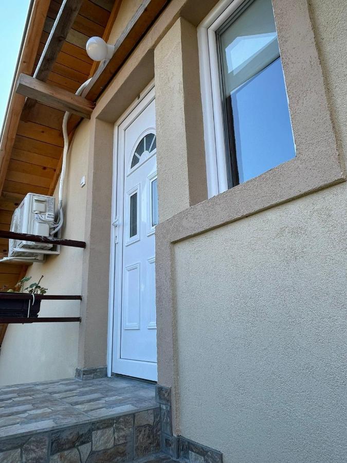 Apartmani Marija Zemun Zemun Polje Exteriör bild