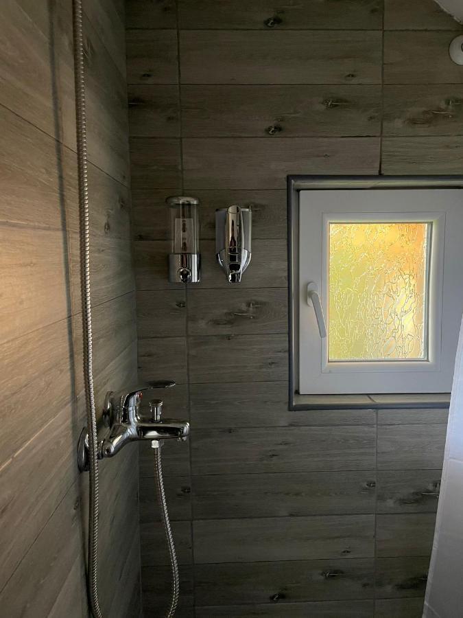 Apartmani Marija Zemun Zemun Polje Exteriör bild